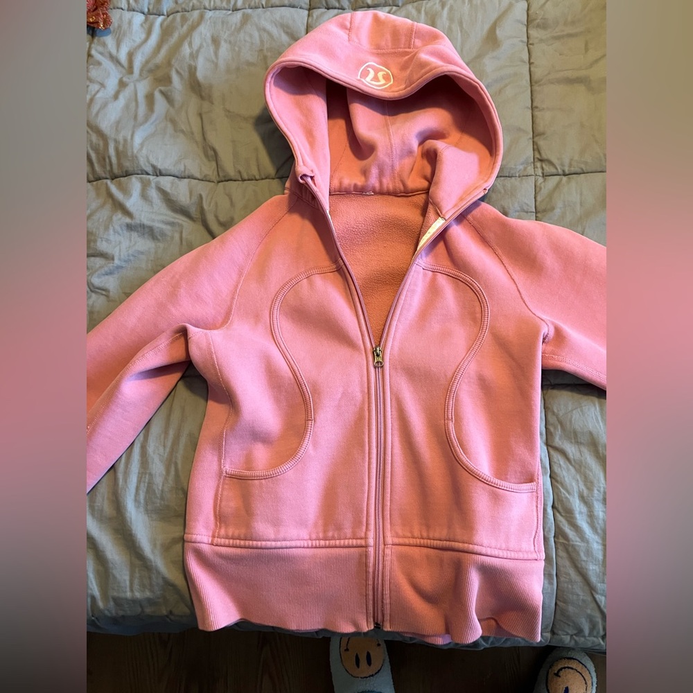 Lululemon sweatshirt